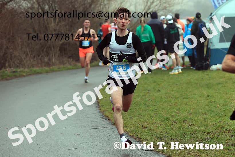Senior Men and Over-35s to 49s Mens 2025 NECAA Royal Signals Road Relays Champs.,  Hetton Lyons Country Park, Hetton le Hole, County Durham. Photo: David T. Hewitson/Sports for All Pics
